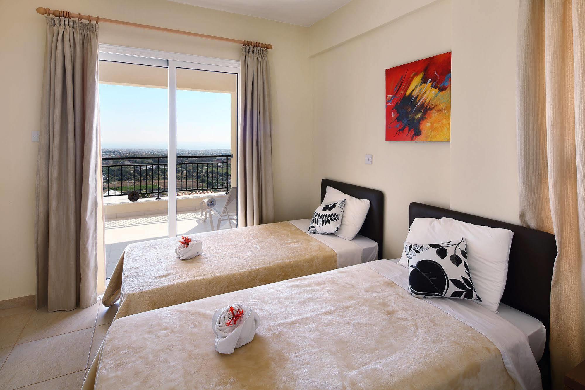 Club St. George Aparthotel 4*